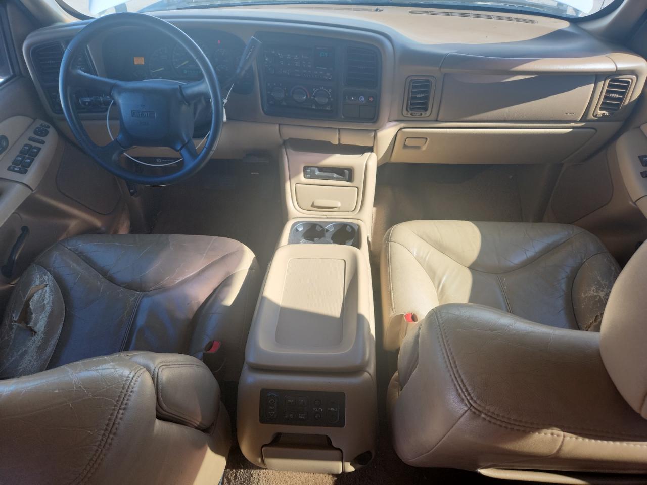 2000 GMC Yukon Xl K2500 VIN: 3GKGK26U4YG146282 Lot: 82143645