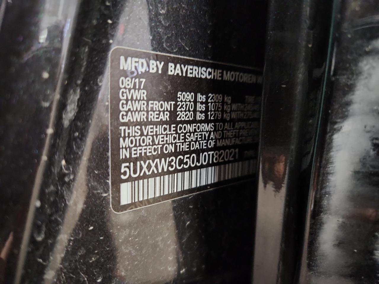 Фото: 5UXXW3C50J0T82021