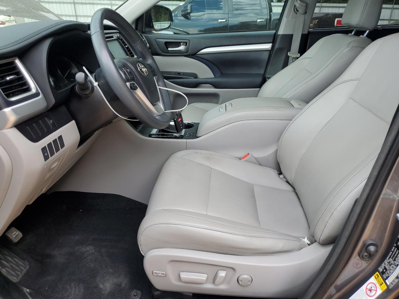 2014 Toyota Highlander Xle VIN: 5TDKKRFH6ES037370 Lot: 81000015