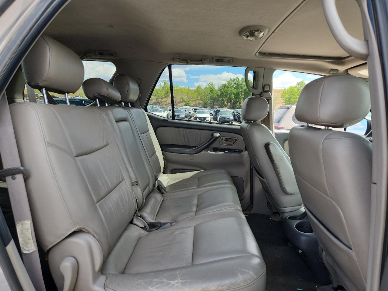 2001 Toyota Sequoia Limited VIN: 5TDBT48A41S001879 Lot: 71887125