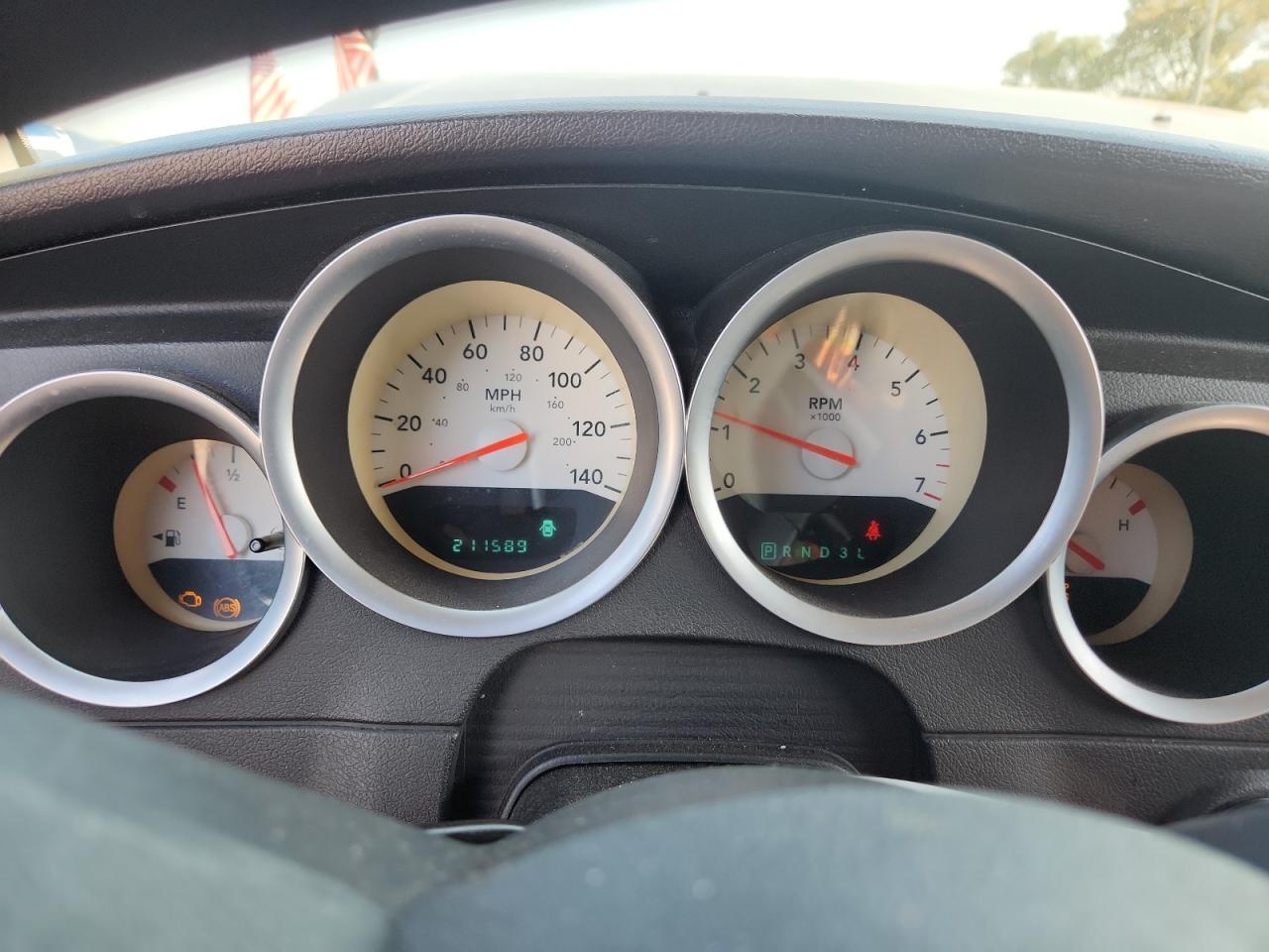 2005 Dodge Magnum Sxt VIN: 2D4FV48V35H570230 Lot: 80493115