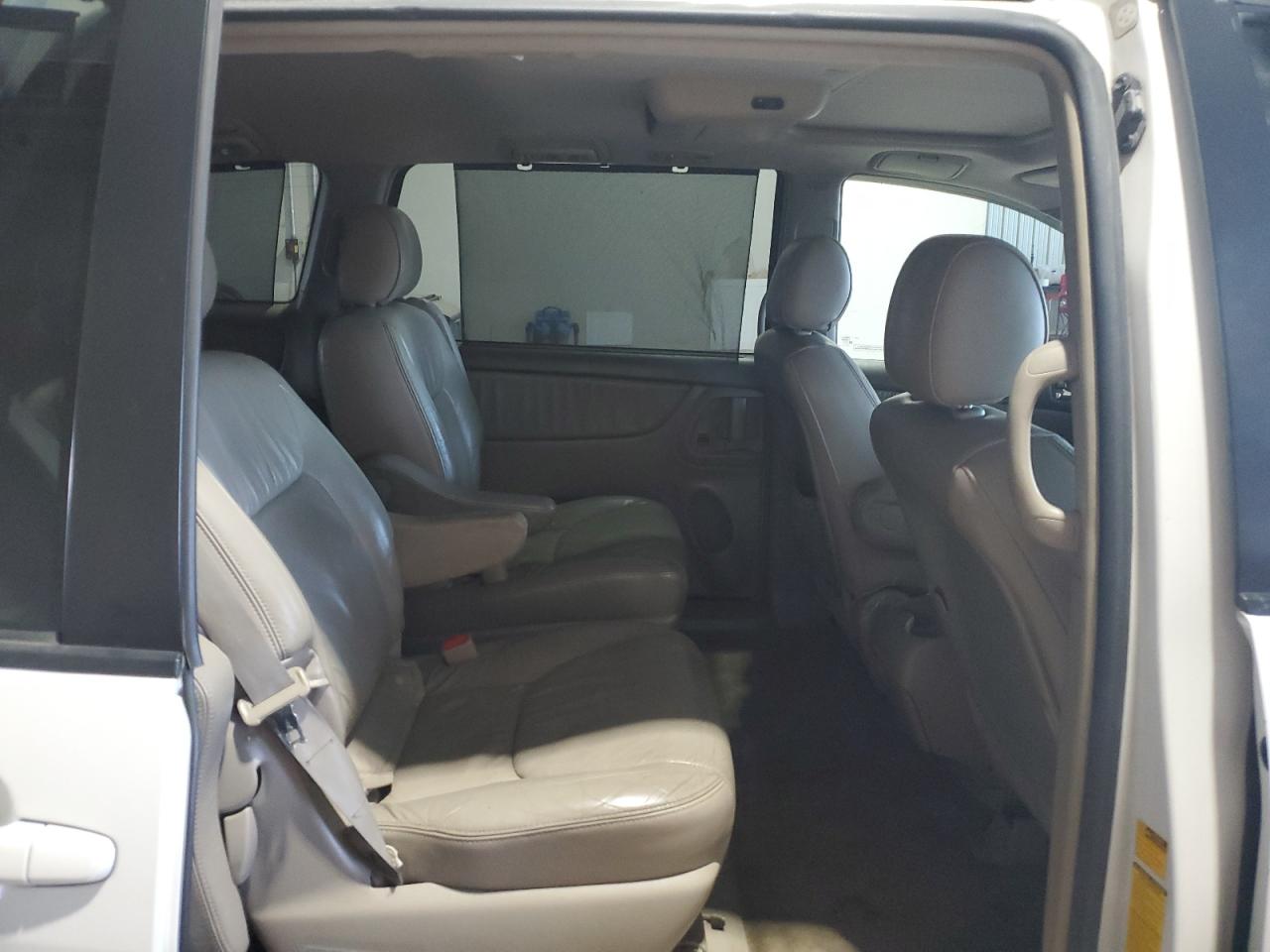 2008 Toyota Sienna Xle VIN: 5TDZK22C88S160415 Lot: 81640795