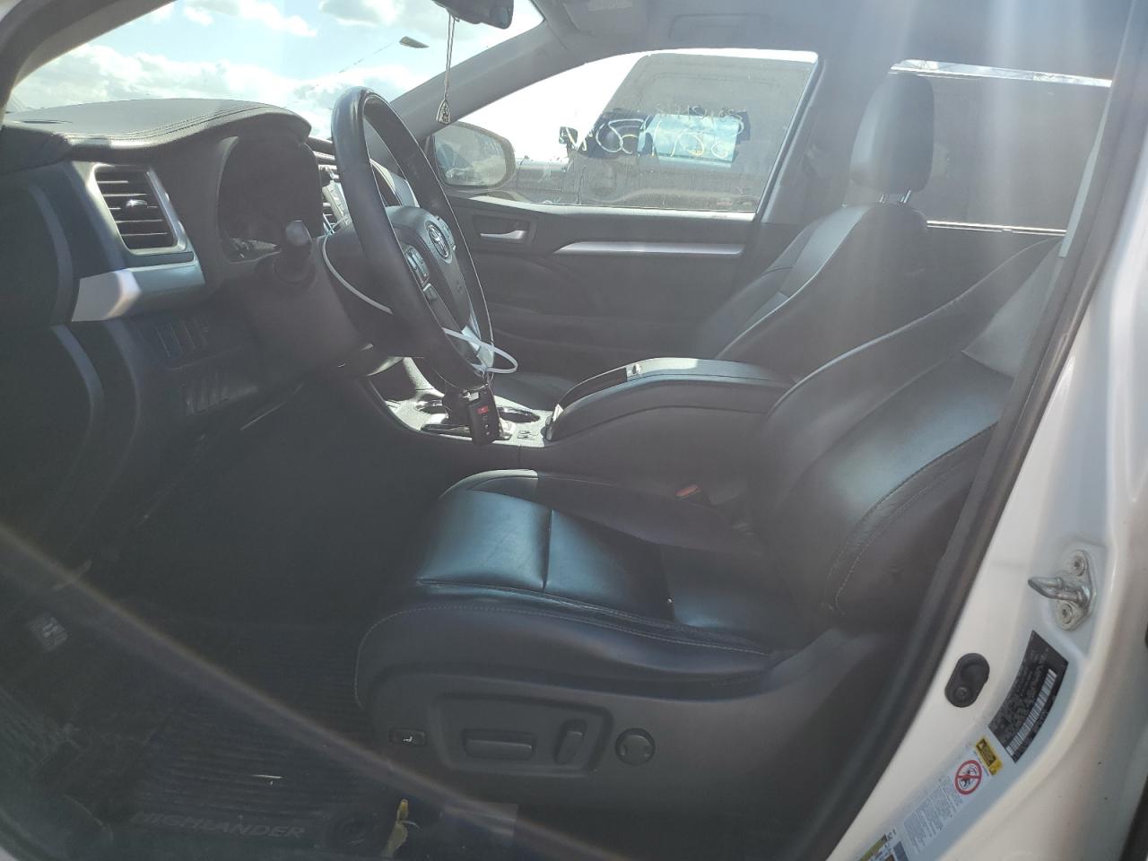 2014 Toyota Highlander Xle VIN: 5TDJKRFH2ES043484 Lot: 81654625