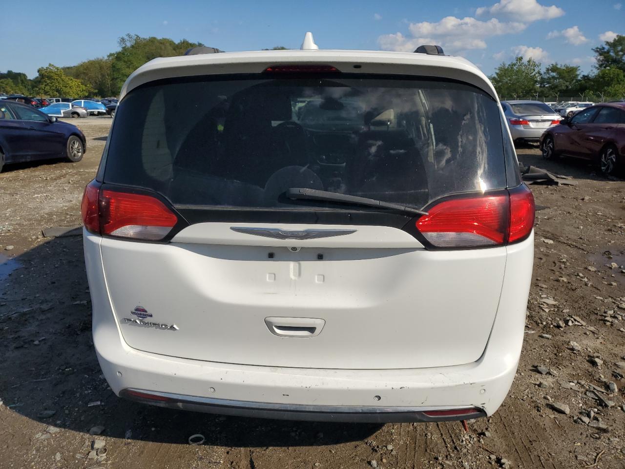 2017 Chrysler Pacifica Touring L VIN: 2C4RC1BG7HR705104 Lot: 81270755