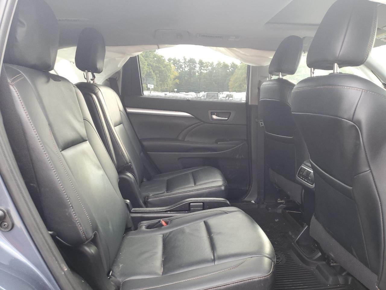 2019 Toyota Highlander Se VIN: 5TDJZRFH9KS737323 Lot: 81306975