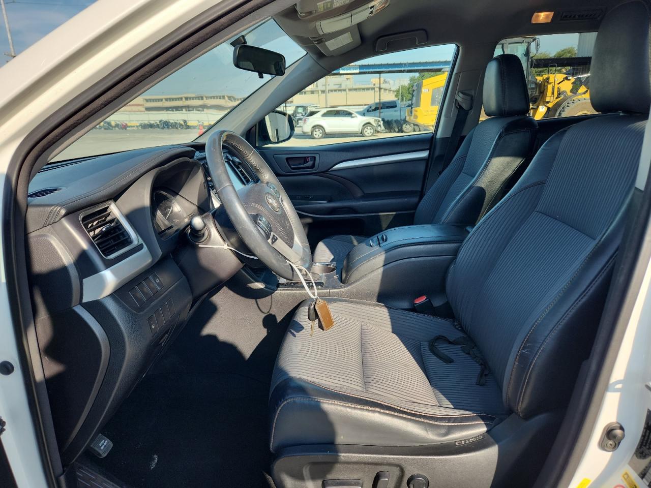 2016 Toyota Highlander Le VIN: 5TDZKRFH8GS182279 Lot: 84740985
