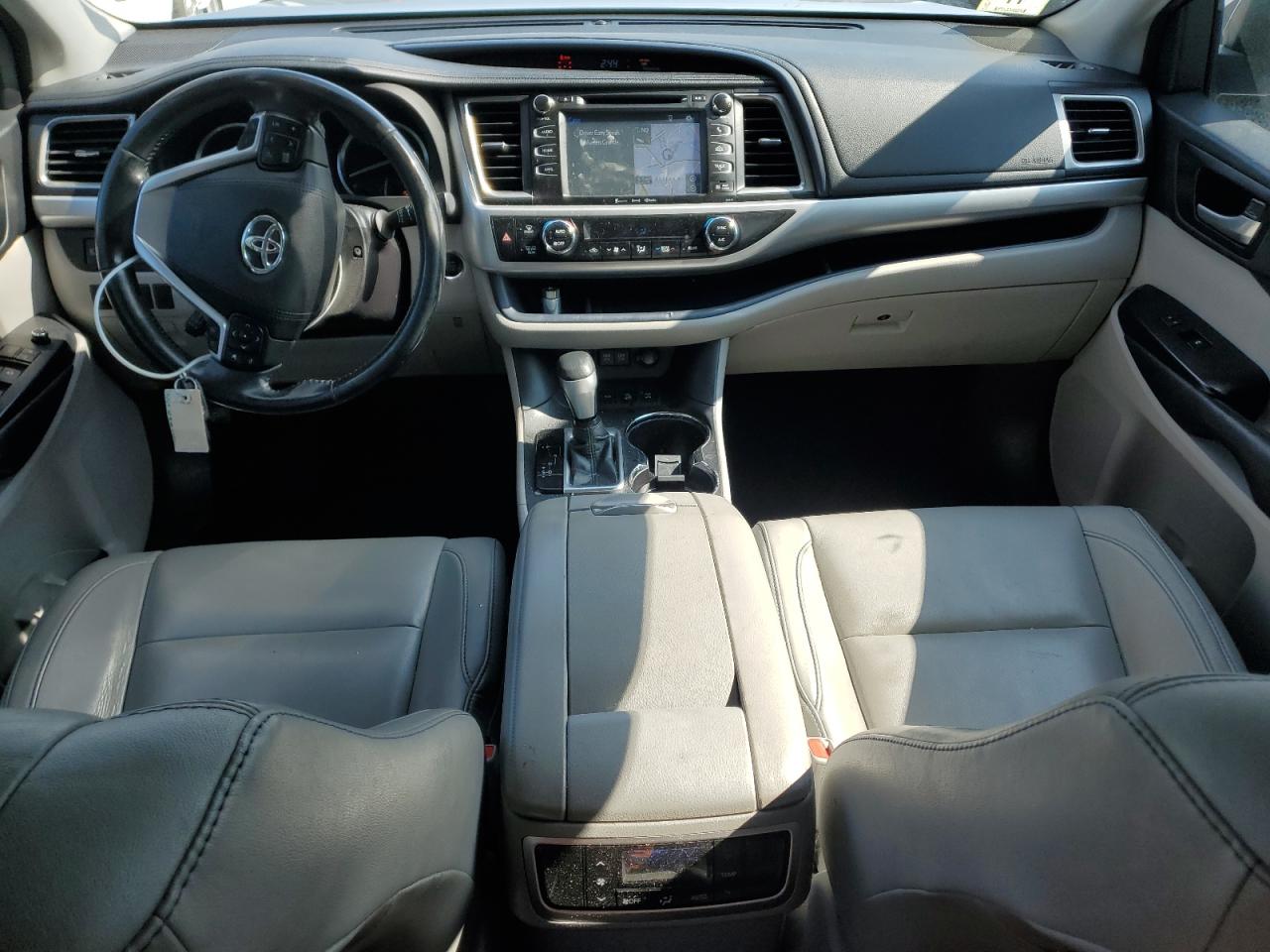 2018 Toyota Highlander Se VIN: 5TDJZRFH5JS548201 Lot: 71911775