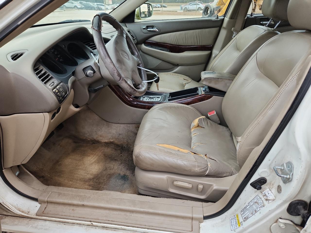 2000 Acura 3.2Tl VIN: 19UUA5667YA013665 Lot: 81315685