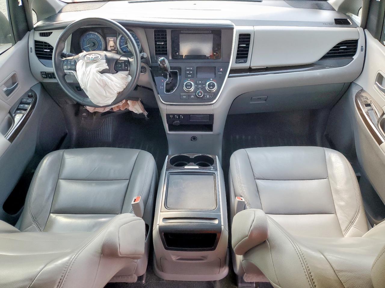 2017 Toyota Sienna Xle VIN: 5TDYZ3DC0HS800059 Lot: 84377995