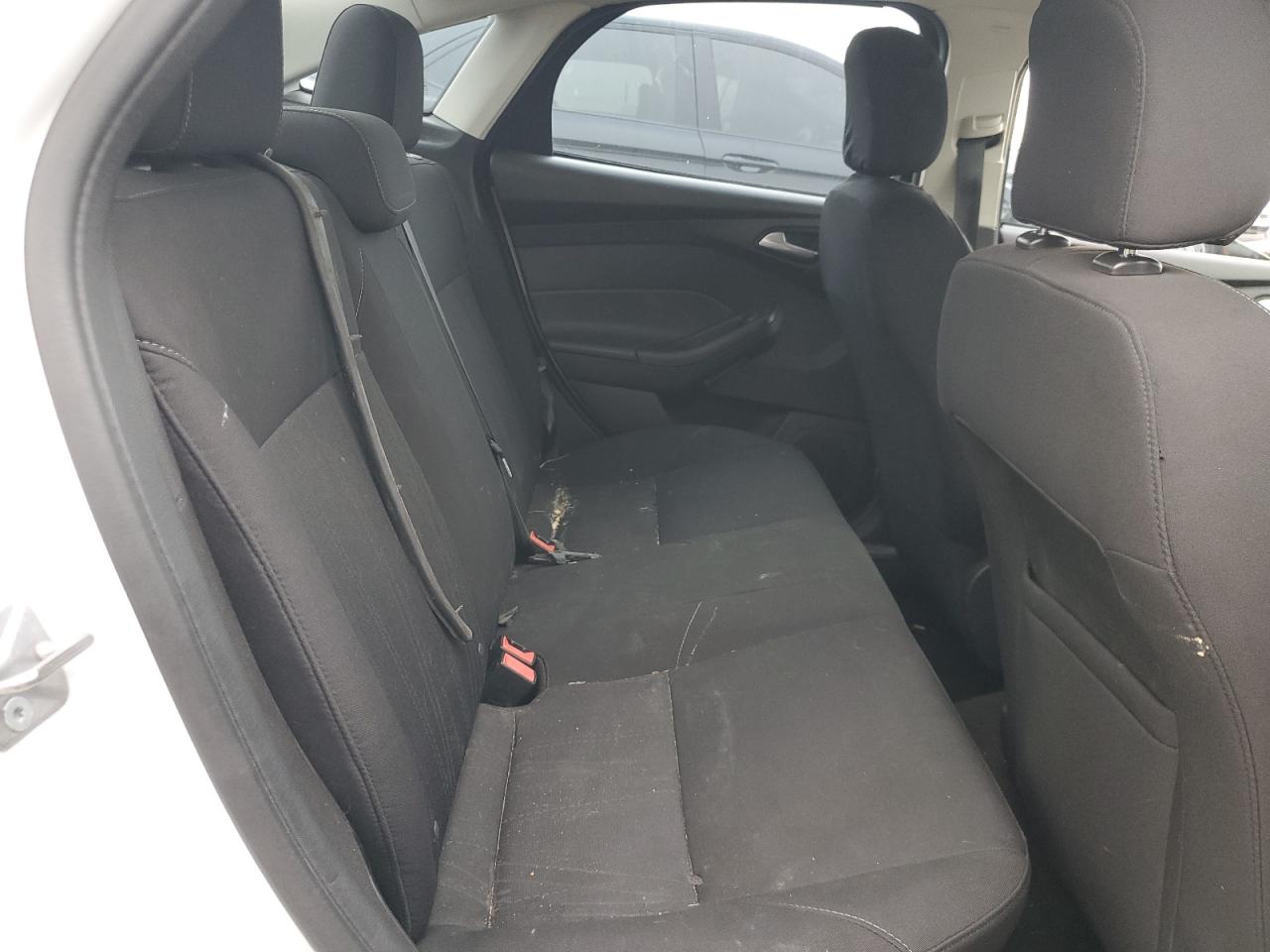 2016 Ford Focus Se VIN: 1FADP3F2XGL390465 Lot: 71551905