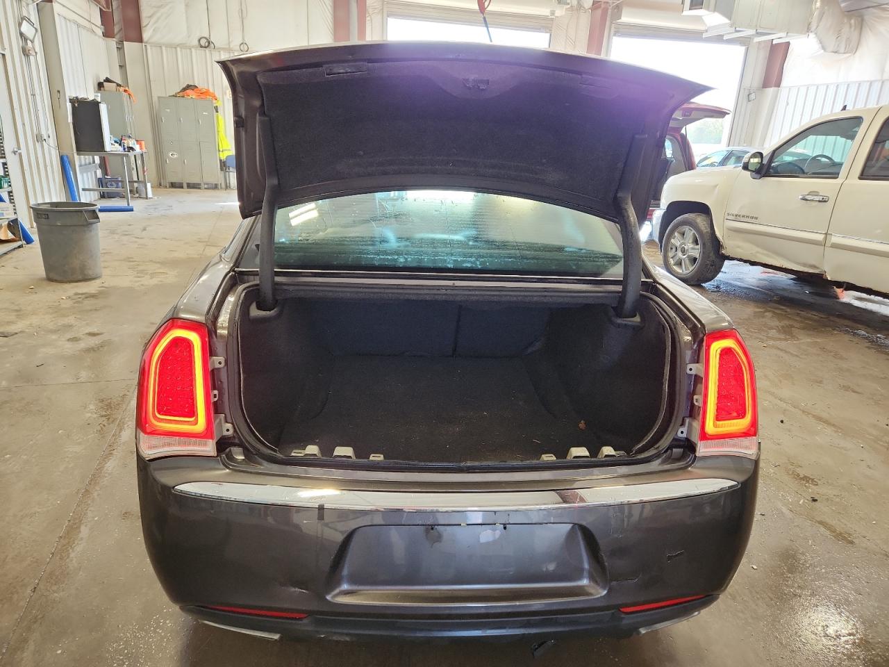 2016 Chrysler 300 Limited VIN: 2C3CCAAG4GH274012 Lot: 84195075