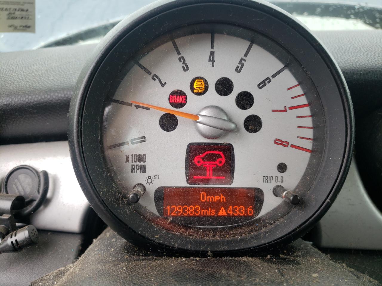 2011 Mini Cooper VIN: WMWSU3C56BT182808 Lot: 81866895