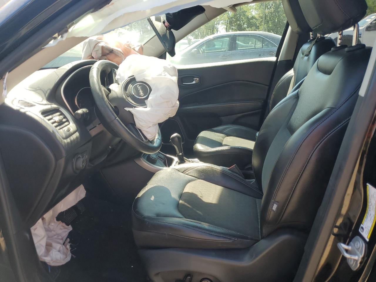 2018 Jeep Compass Latitude VIN: 3C4NJDBB8JT320762 Lot: 71402445