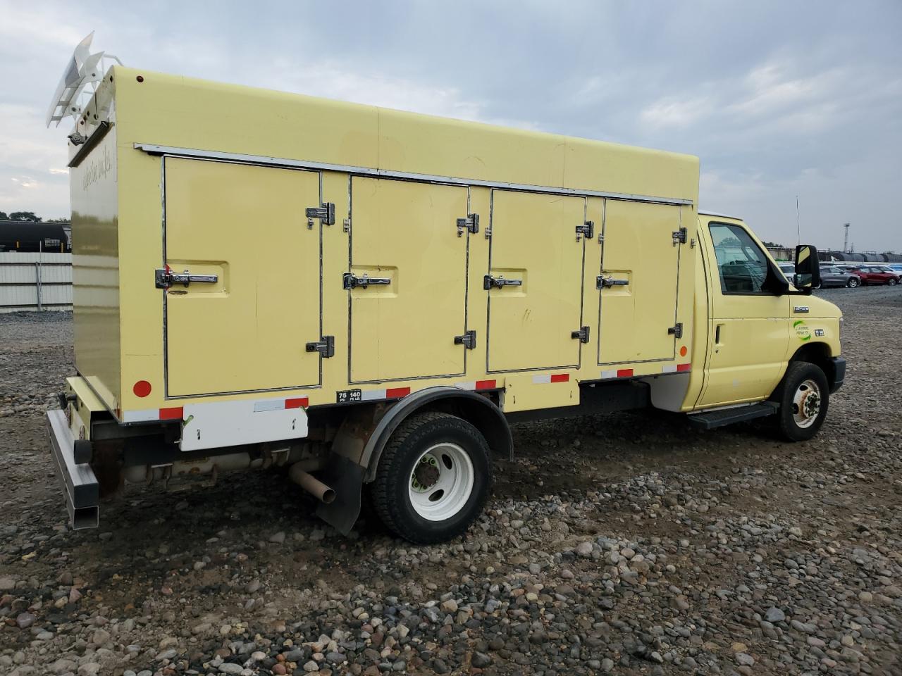 2019 Ford Econoline E450 Super Duty Cutaway Van yellow null gas 1FDXE4FSXKDC07700 photo #4