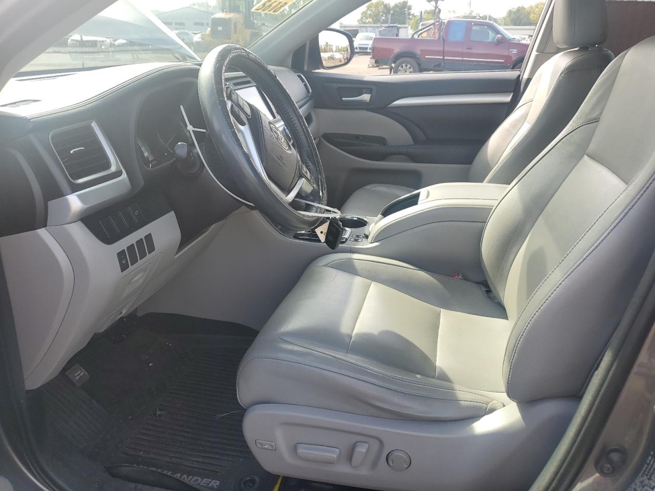 2014 Toyota Highlander Xle VIN: 5TDJKRFH3ES055790 Lot: 84278475