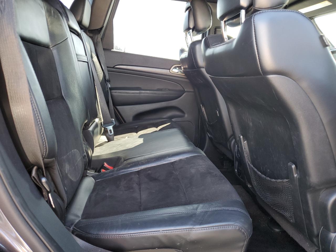 2015 Jeep Grand Cherokee Laredo VIN: 1C4RJEAG0FC800236 Lot: 70527265