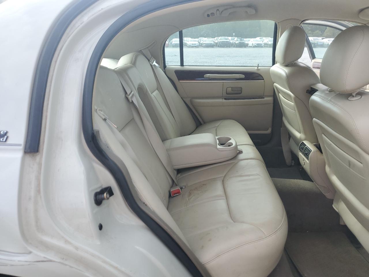 2005 Lincoln Town Car Signature Limited VIN: 1LNHM82W65Y634750 Lot: 71189605