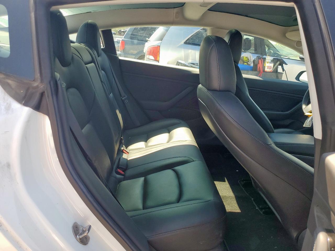 2019 Tesla Model 3 VIN: 5YJ3E1EB8KF441328 Lot: 81300125