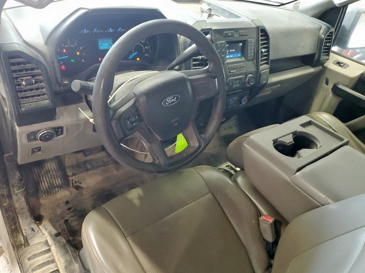 2016 Ford F150 VIN: 1FTMF1C81GFB30724 Lot: 71045875