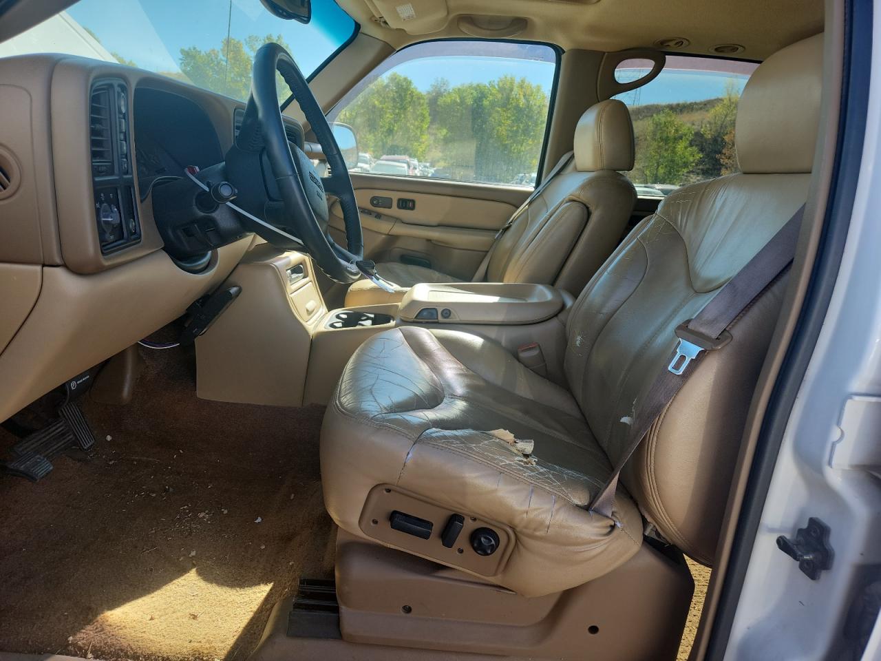 2000 GMC Yukon Xl K2500 VIN: 3GKGK26U4YG146282 Lot: 82143645