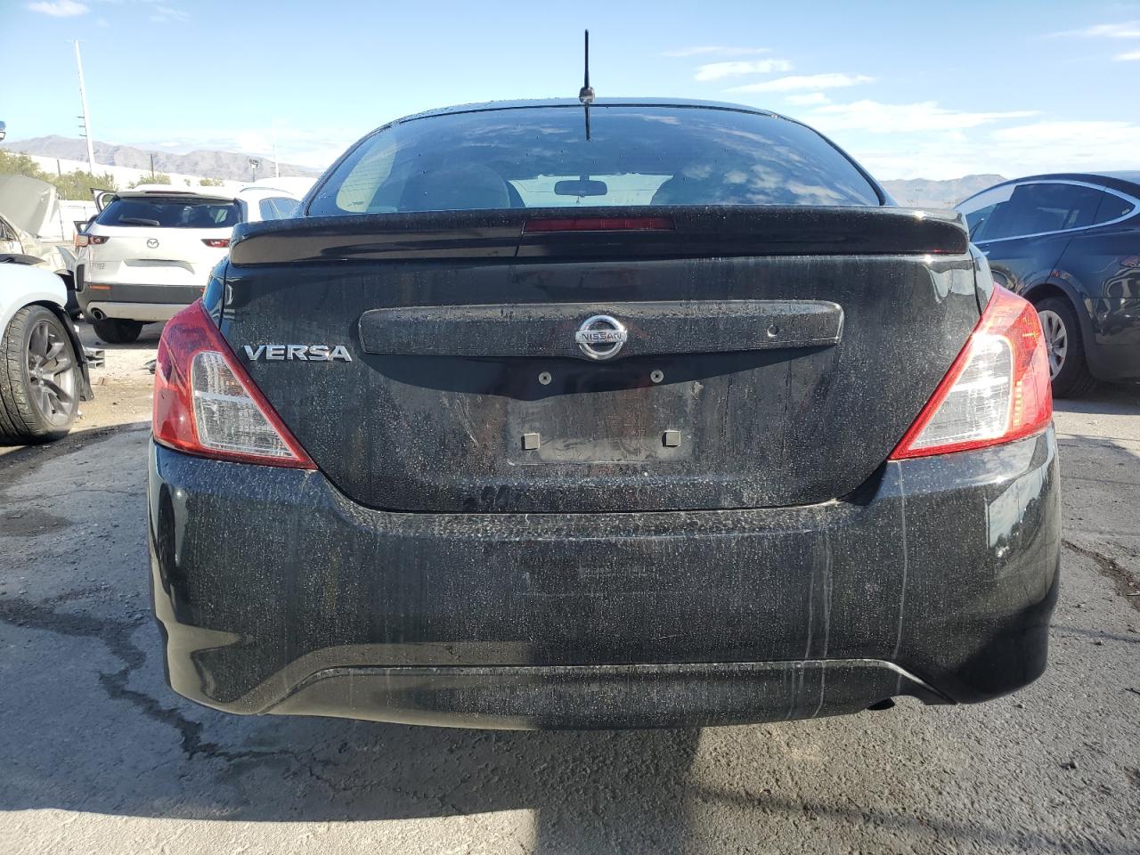 2018 Nissan Versa S VIN: 3N1CN7AP5JL804482 Lot: 81685995