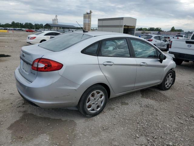 Sedans FORD FIESTA 2013 Srebrny