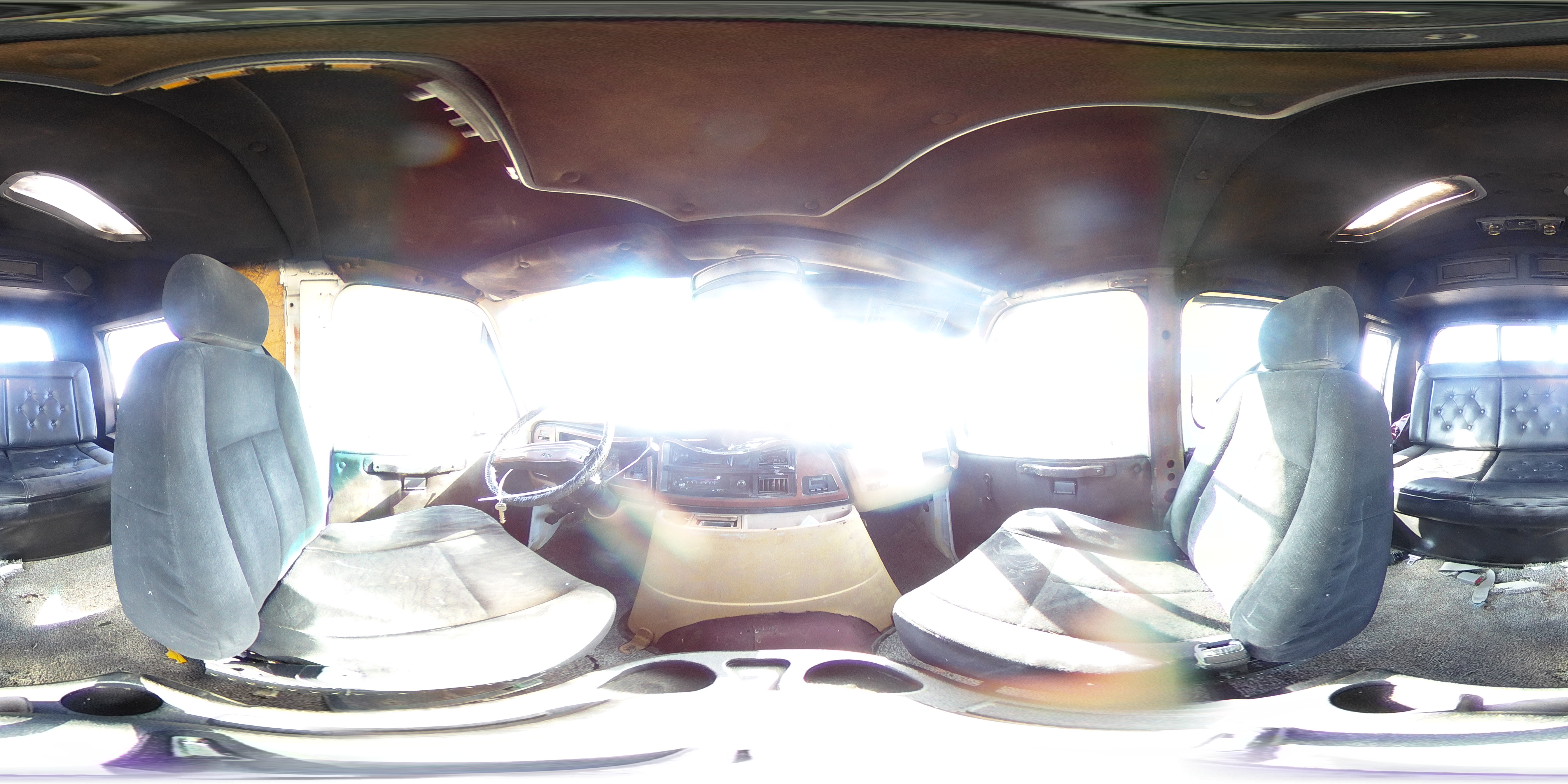 1983 Ford Econoline E350 Cutaway Van VIN: 1FDKE30LXDHB00213 Lot: 81769895