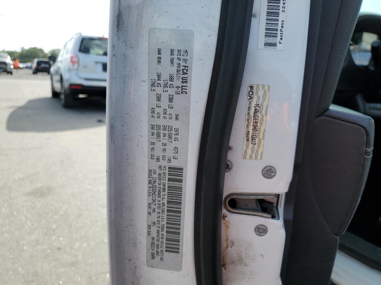 2017 Jeep Compass Latitude VIN: 1C4NJDEB3HD113417 Lot: 80502065