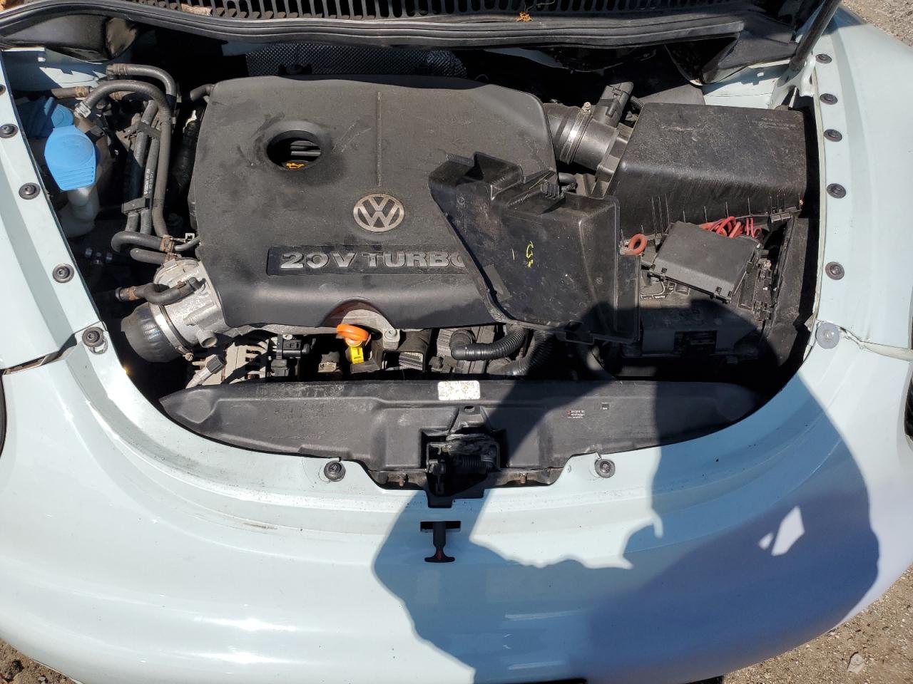 2005 Volkswagen New Beetle Gls VIN: 3VWCD31Y25M306142 Lot: 80071575