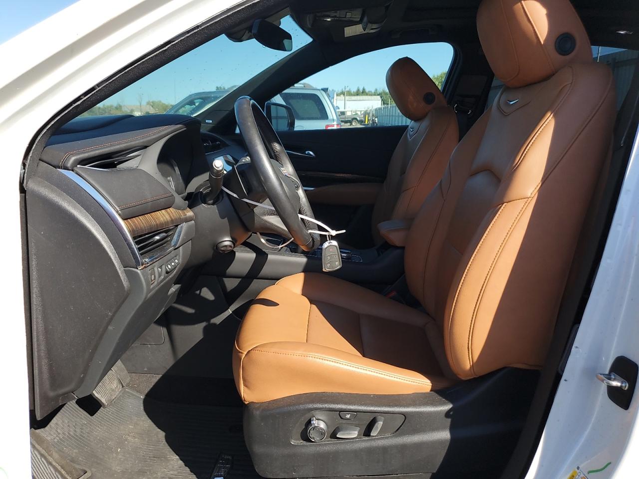 2022 Cadillac Xt4 Premium Luxury VIN: 1GYFZDR49NF105826 Lot: 80816215