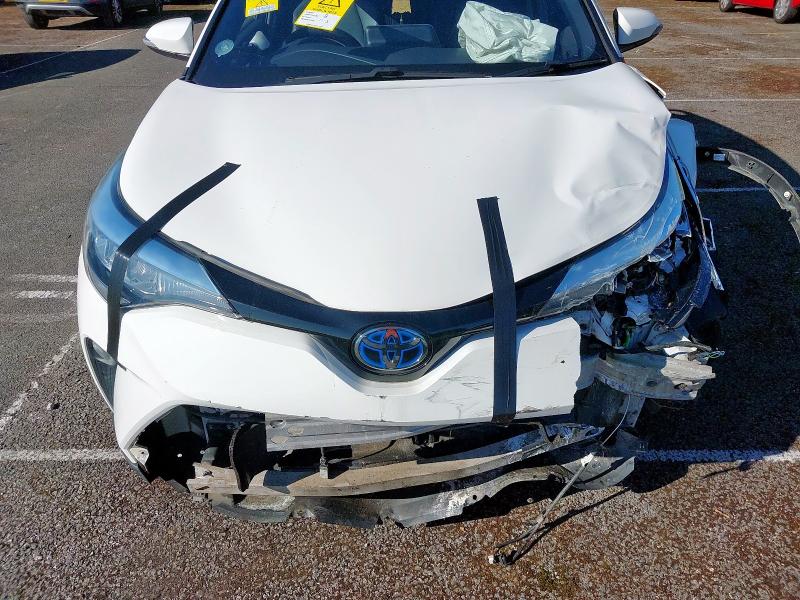 2020 TOYOTA C-HR DESIGN HEV CVT 