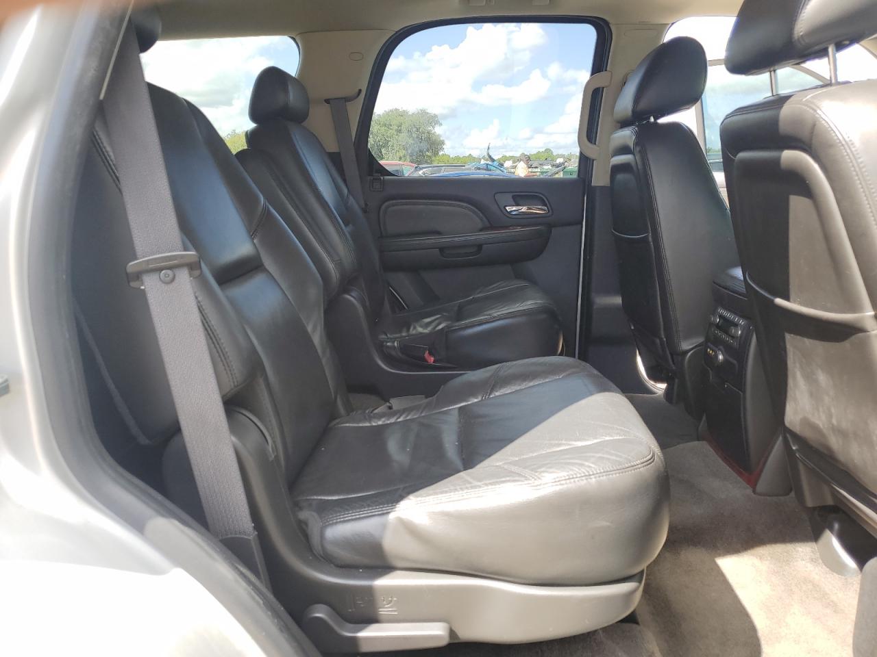 2010 Cadillac Escalade Premium VIN: 1GYUCCEF1AR152450 Lot: 82088245