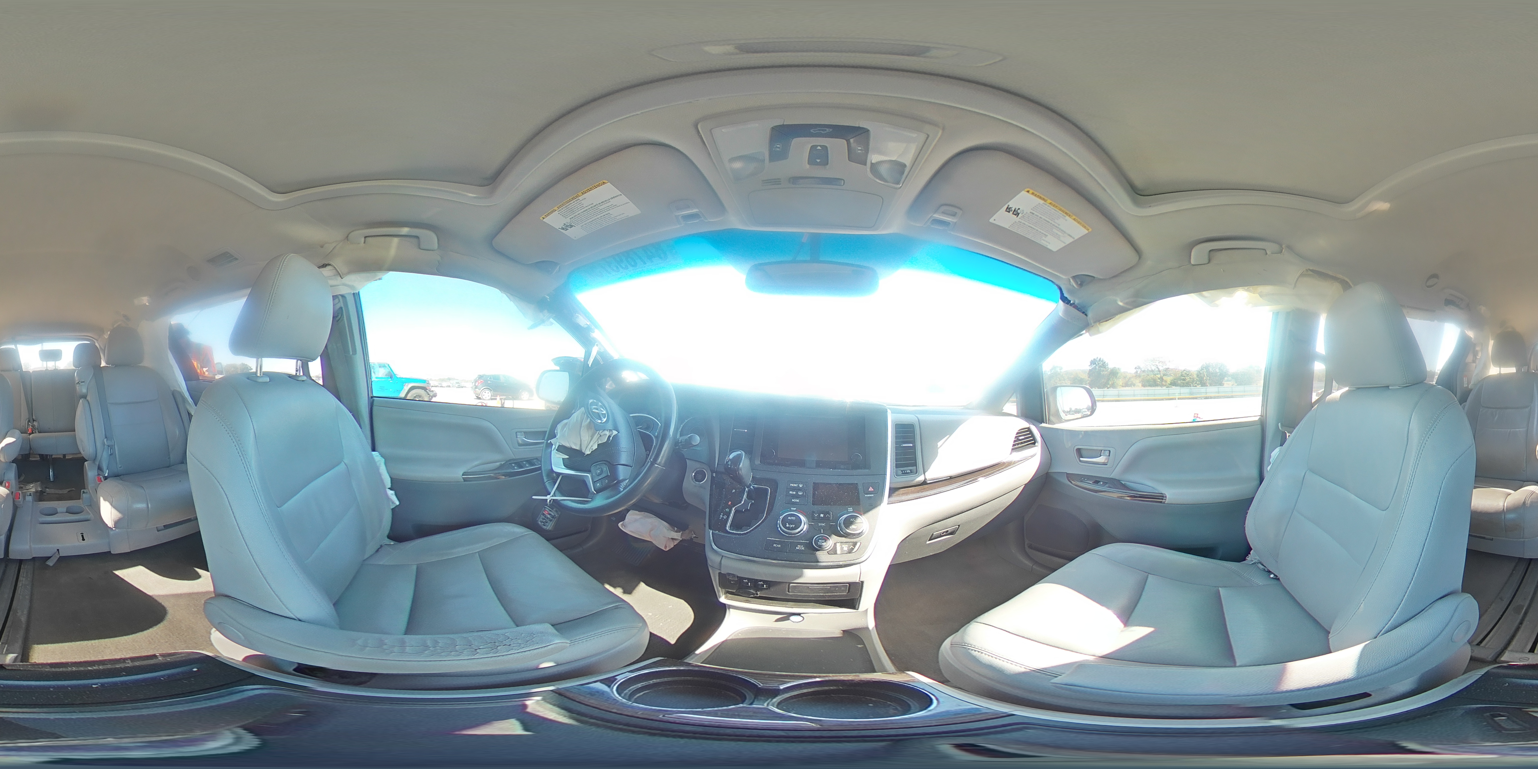 2017 Toyota Sienna Xle VIN: 5TDYZ3DC0HS803804 Lot: 84789375