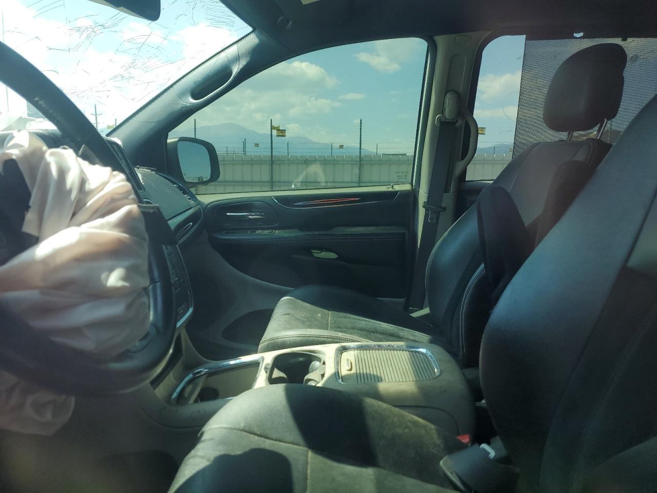 2017 Dodge Grand Caravan Sxt VIN: 2C4RDGCG6HR761825 Lot: 70880455