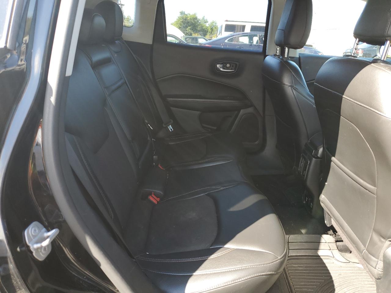 2018 Jeep Compass Latitude VIN: 3C4NJCBB1JT271947 Lot: 70403345