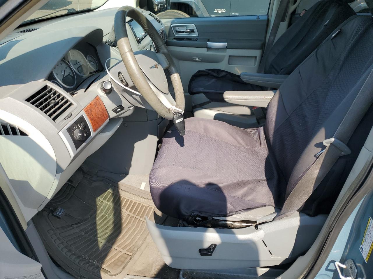 2008 Chrysler Town & Country Touring VIN: 2A8HR54P38R679320 Lot: 70812635