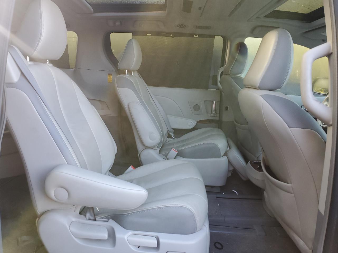 2014 Toyota Sienna Xle VIN: 5TDYK3DC7ES429434 Lot: 81621905