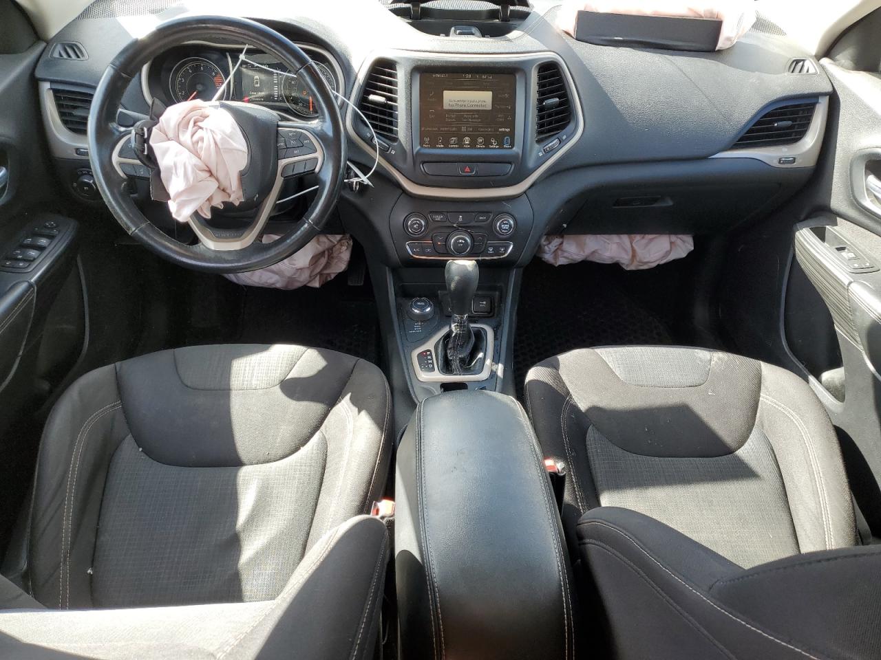 2016 Jeep Cherokee Latitude VIN: 1C4PJMCB3GW133357 Lot: 71606095