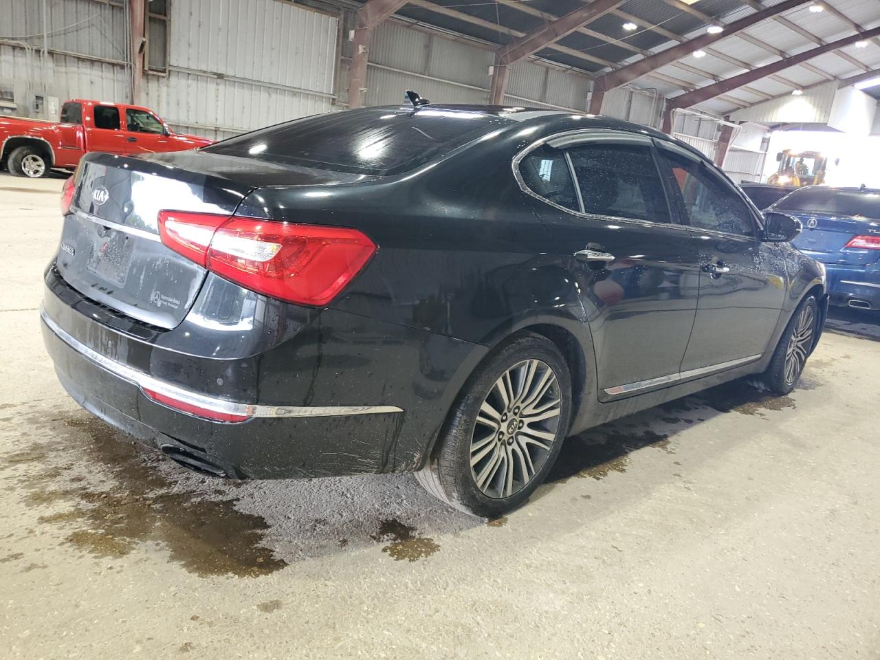 2015 Kia Cadenza Premium VIN: KNALN4D77F5182060 Lot: 81786595