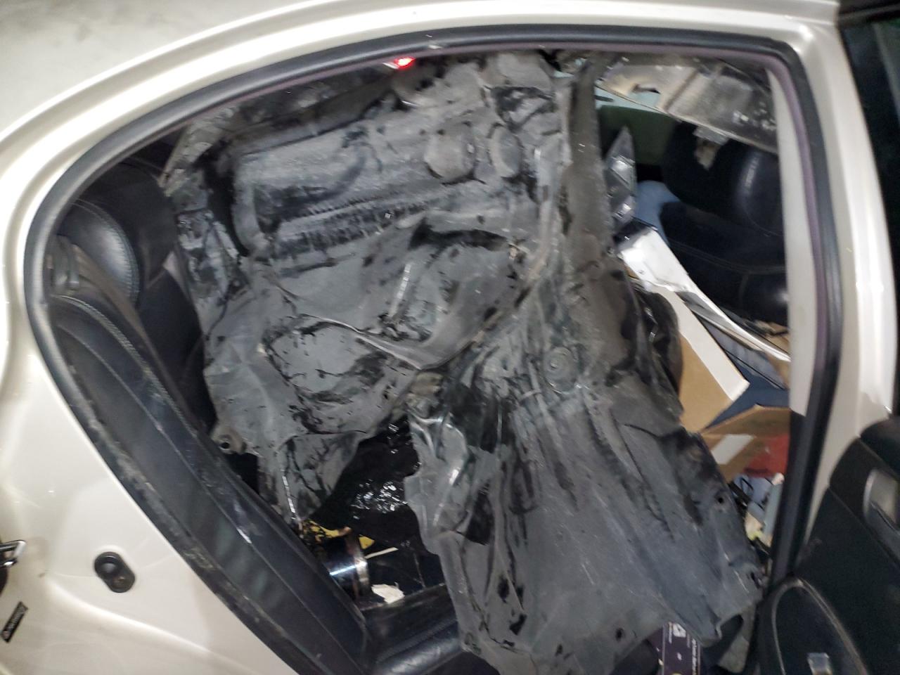 2004 Lexus Es 330 VIN: JTHBA30G440021801 Lot: 84055375