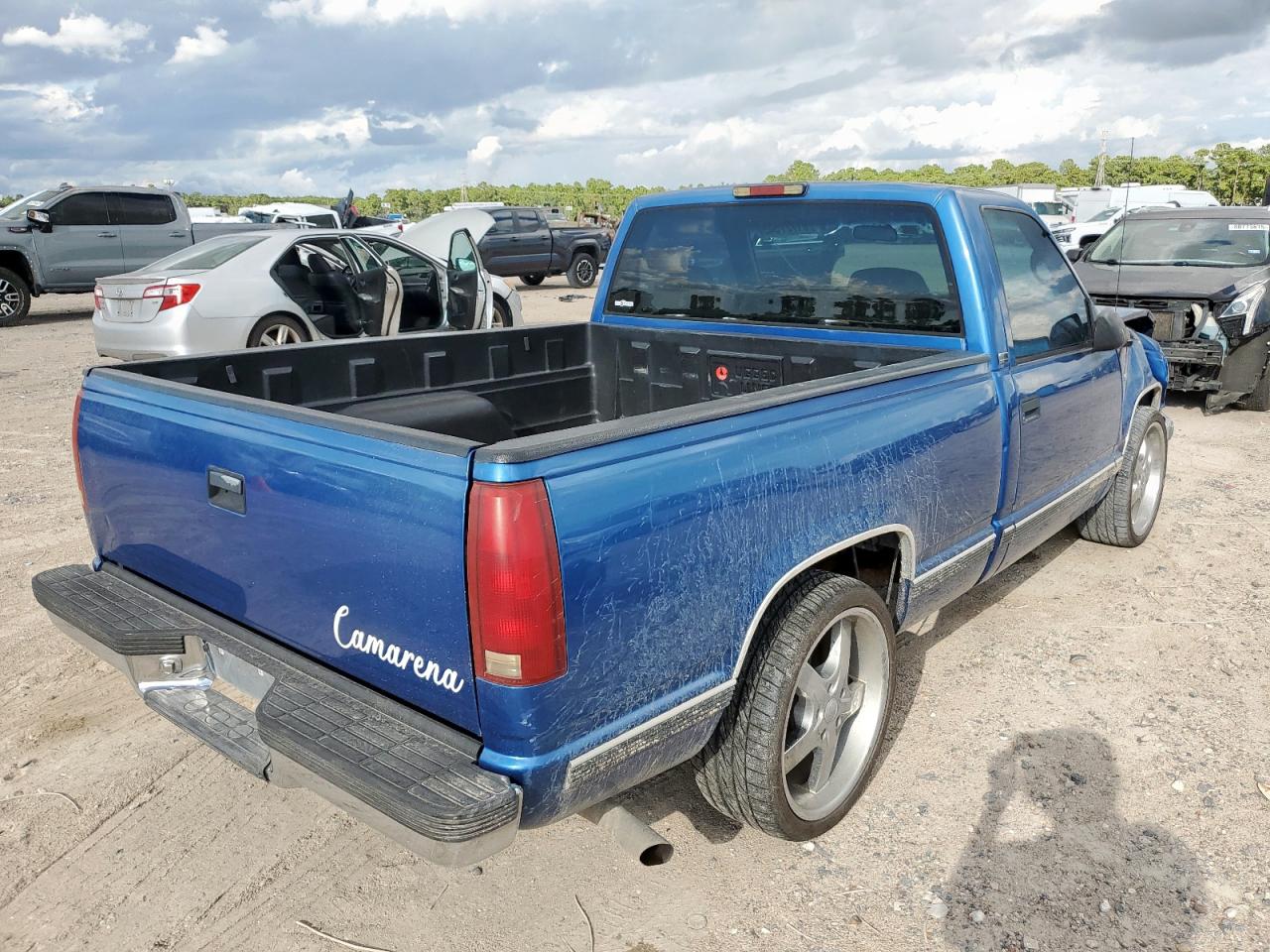 1997 Chevrolet Gmt-400 C1500 VIN: 1GCEC14M4VZ166802 Lot: 81727545