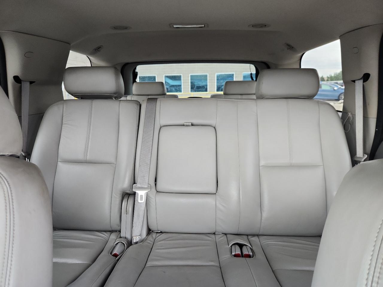 2007 Chevrolet Tahoe K1500 VIN: 1GNFK13027J155098 Lot: 71992105