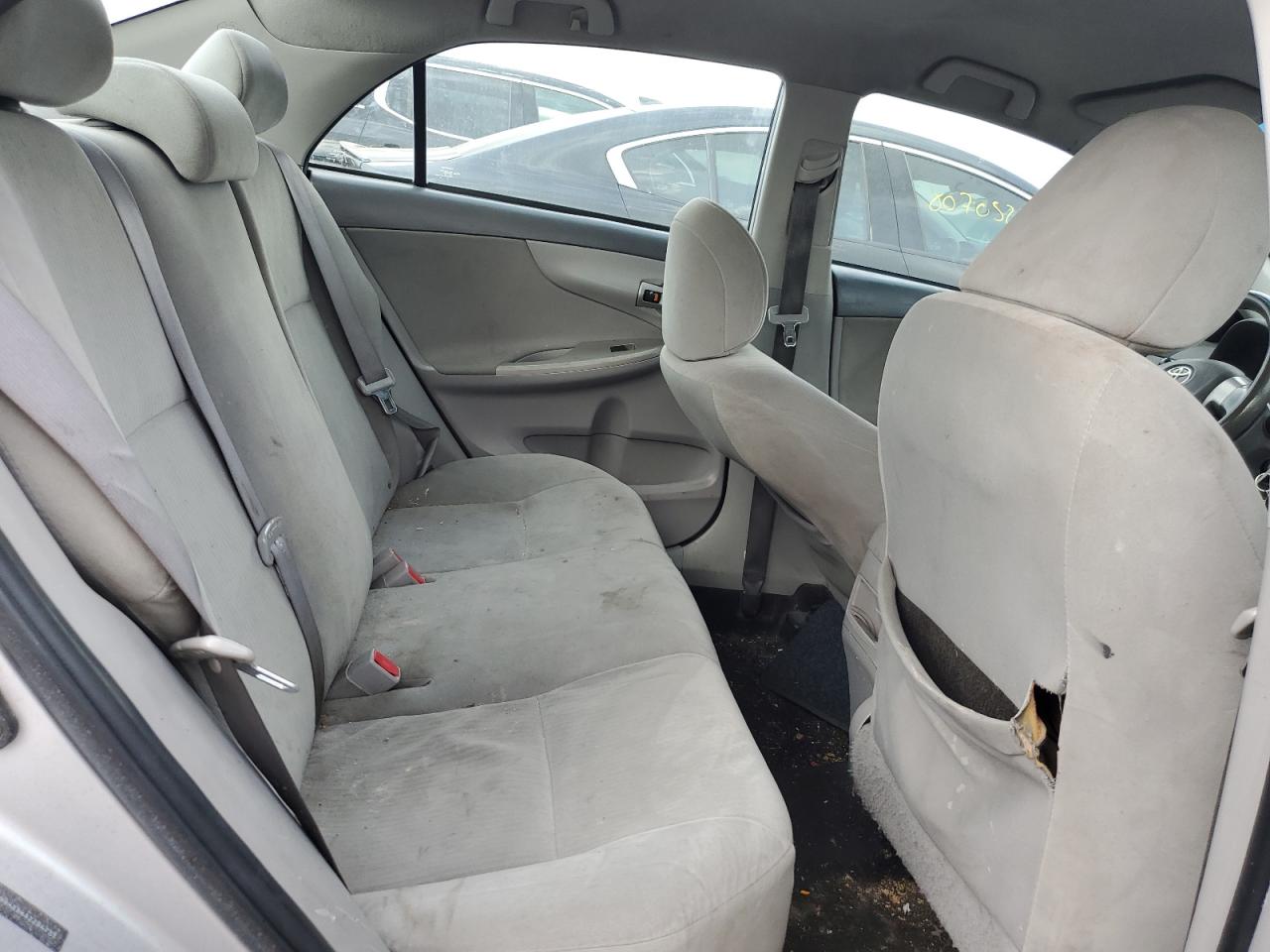 2010 Toyota Corolla Base VIN: 1NXBU4EE4AZ284733 Lot: 83783635