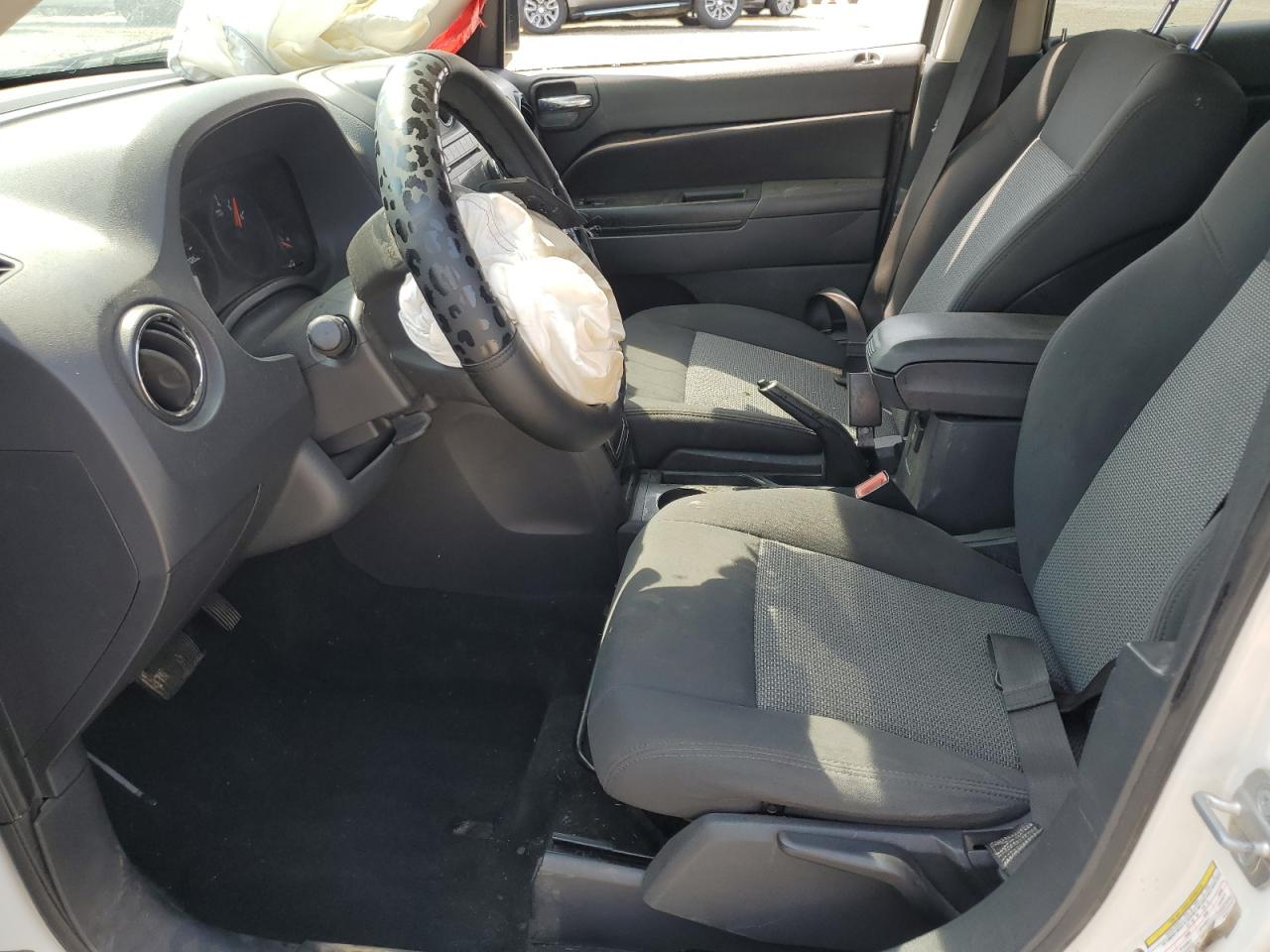 2010 Jeep Compass Sport VIN: 1J4NF4FB8AD505986 Lot: 71413845