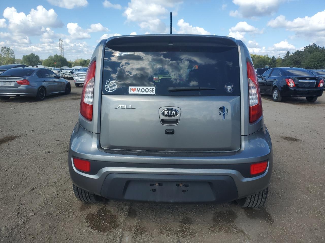 2013 Kia Soul + VIN: KNDJT2A62D7555443 Lot: 84201825