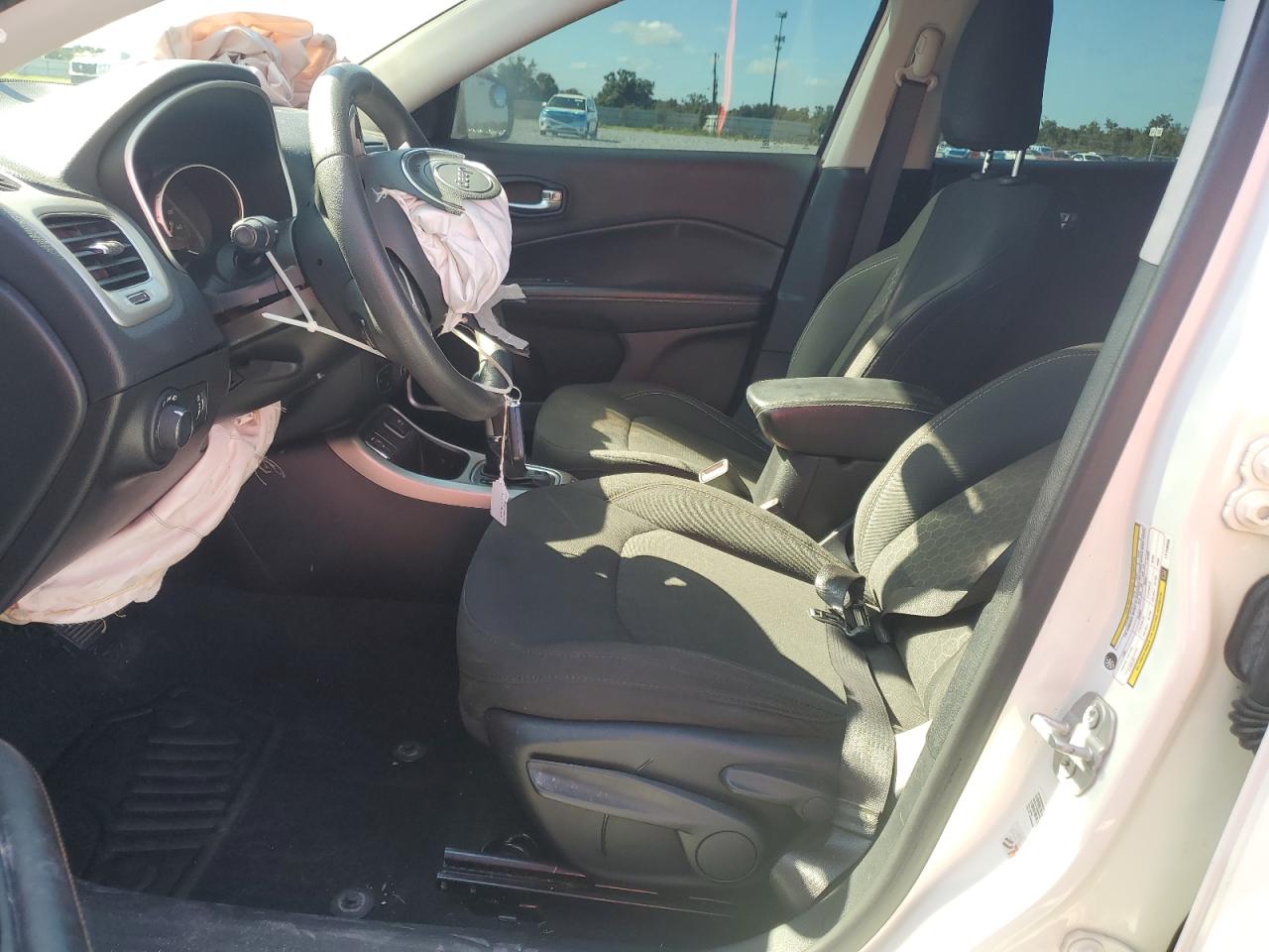 2020 Jeep Compass Sport VIN: 3C4NJCAB7LT159058 Lot: 81473875