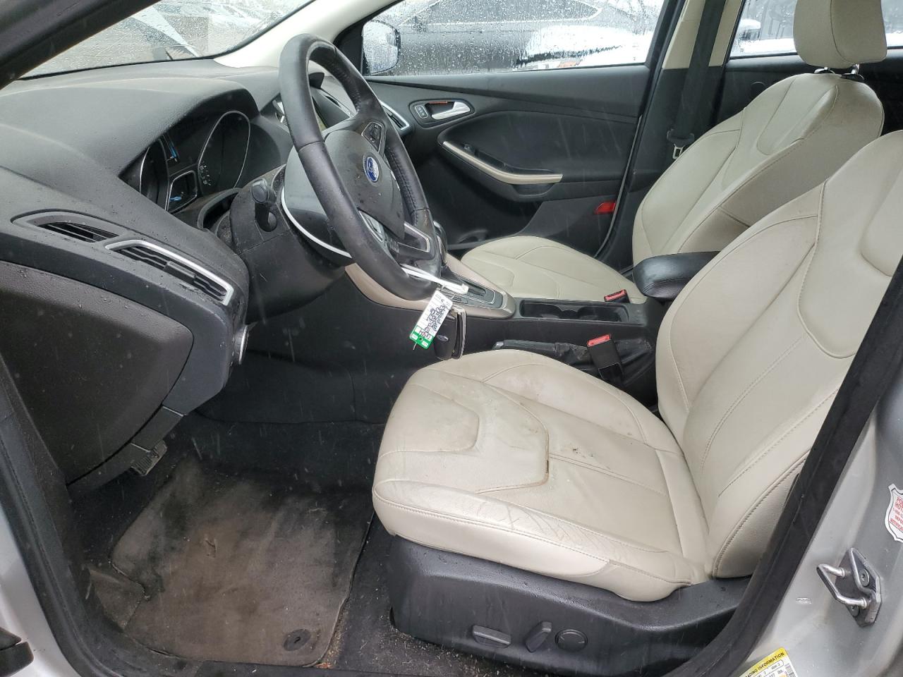 2016 Ford Focus Titanium VIN: 1FADP3N24GL345815 Lot: 81097115