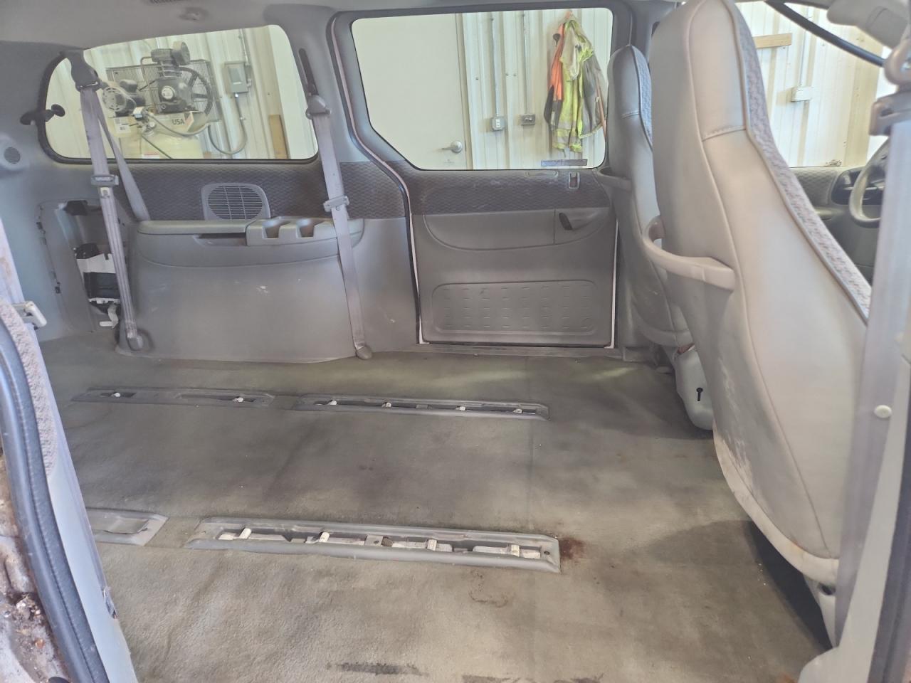 2000 Dodge Grand Caravan Se VIN: 1B4GP44G6YB767194 Lot: 84815615