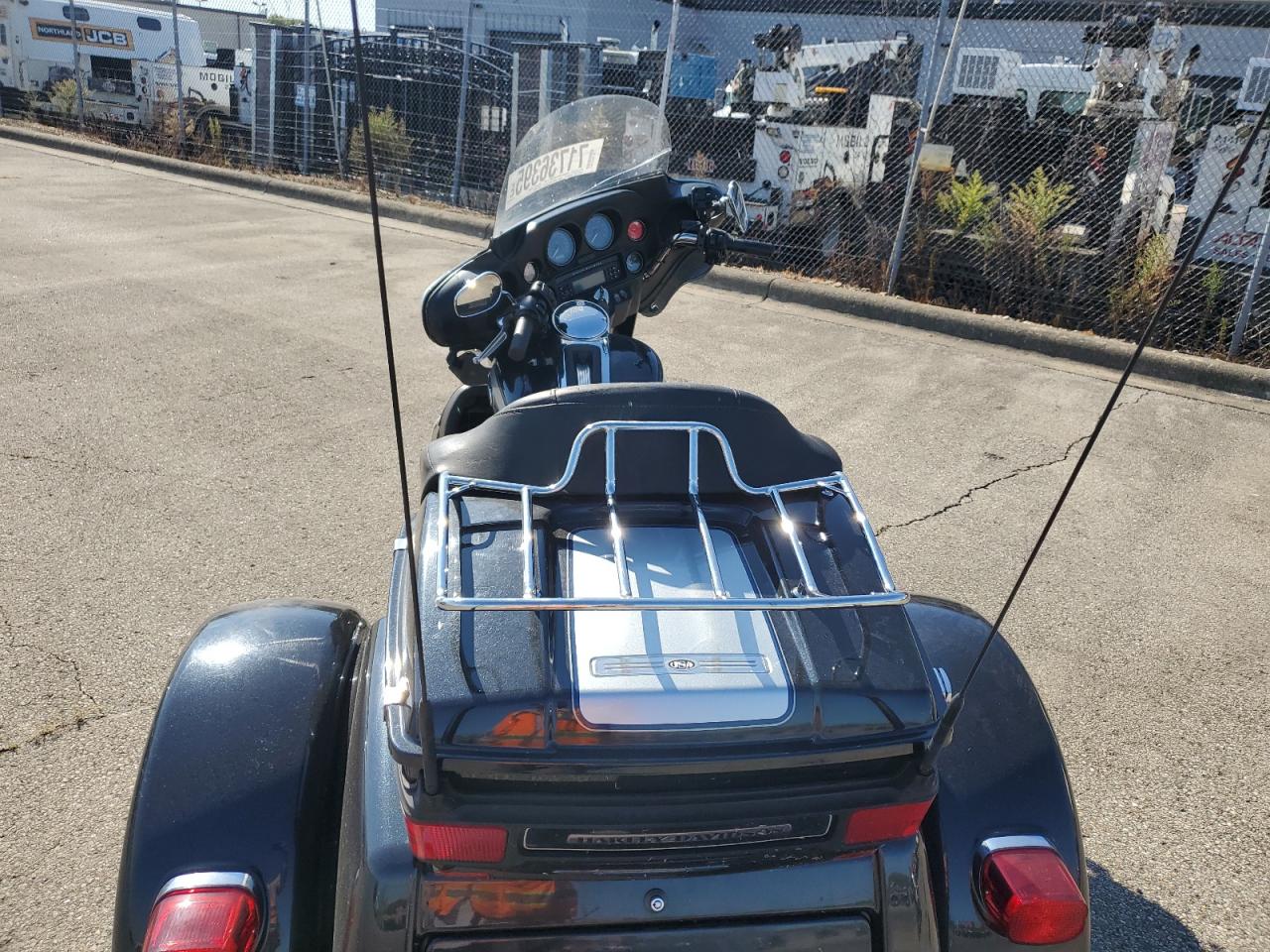 2013 Harley-Davidson Flhtcutg Tri Glide Ultra Classic VIN: 1HD1MAM10DB850043 Lot: 71736395