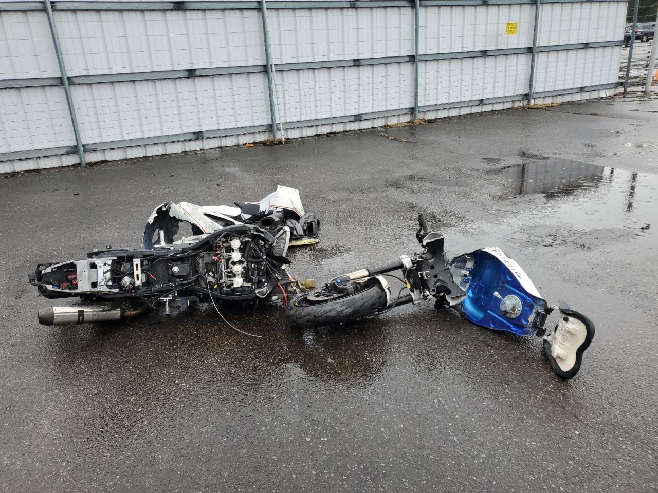 SUZUKI GSX-R750 K 2006. Lot# 81751495. VIN JS1GR7KAX62104568. Photo 1